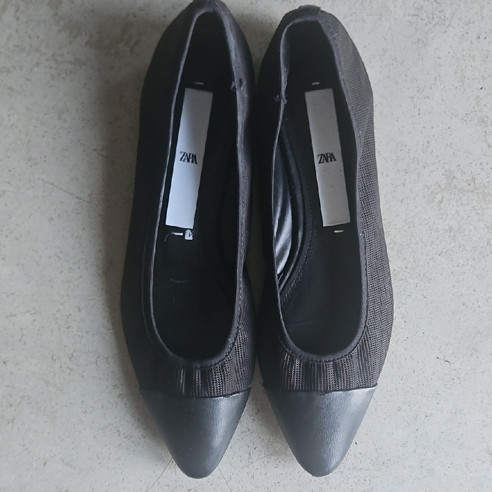 Zara Black Knit Flats